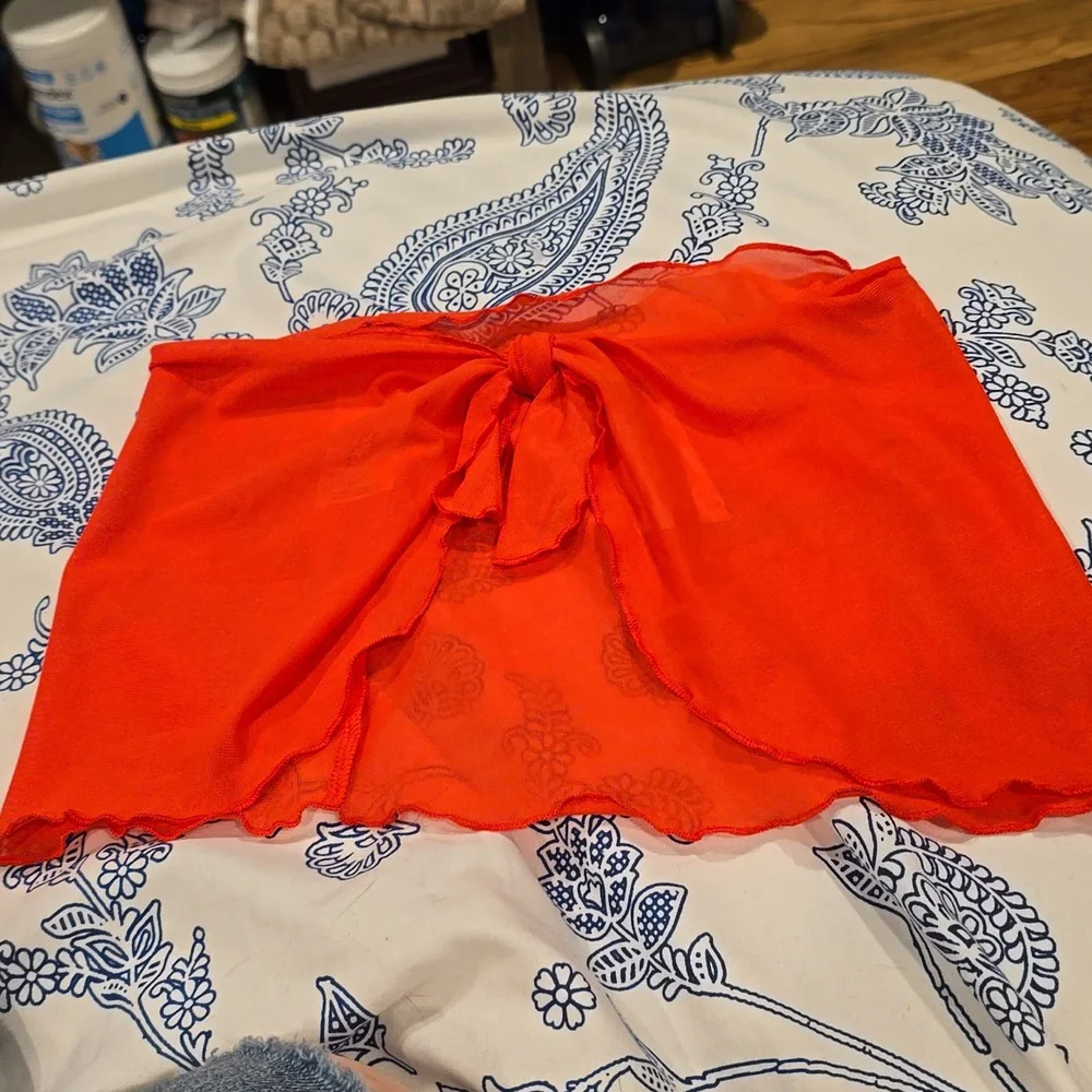 ❤️10/$20 New girls art class sarong coverup